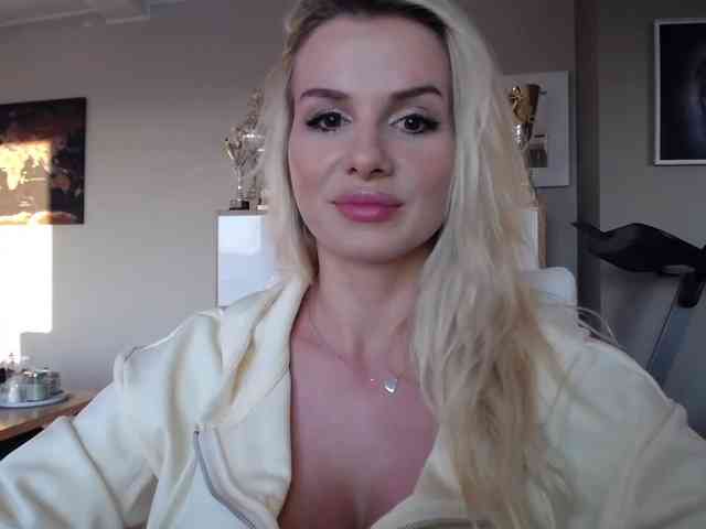 Cornelia22hot webcam