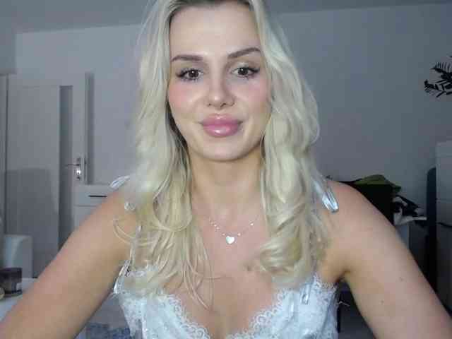 Cornelia22hot webcam