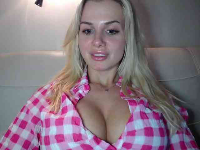 Cornelia22hot webcam