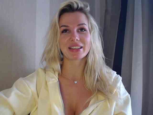 Cornelia22hot webcam