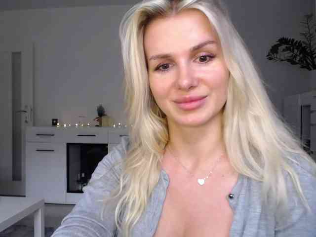Cornelia22hot webcam