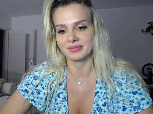 Cornelia22hot webcam