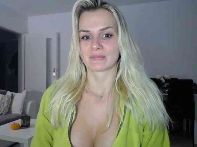 Cornelia22hot webcam