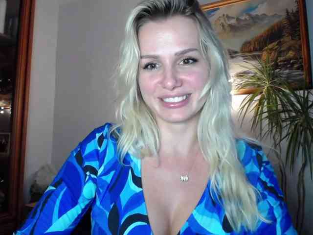 Cornelia22hot webcam