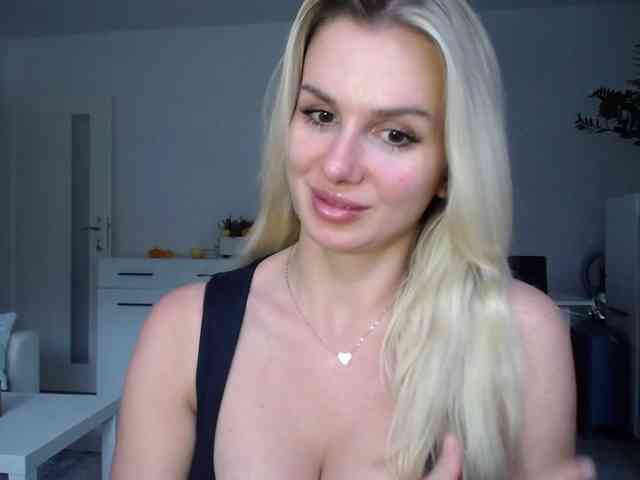 Cornelia22hot webcam