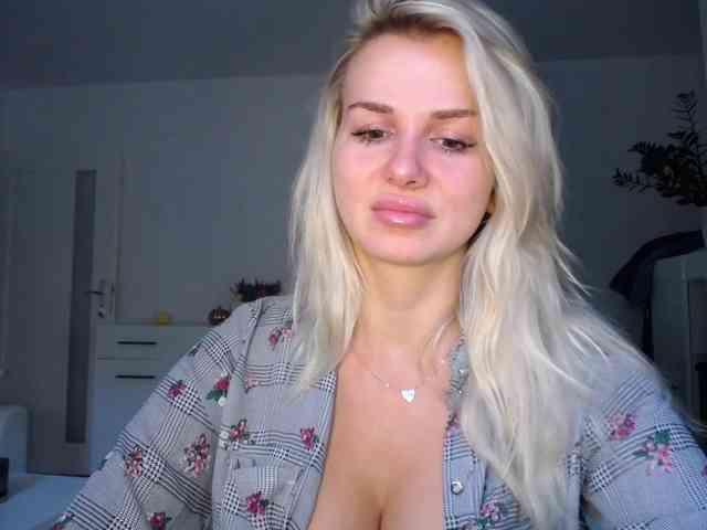 Cornelia22hot webcam