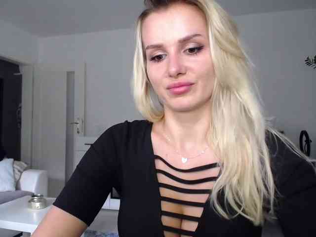 Cornelia22hot webcam