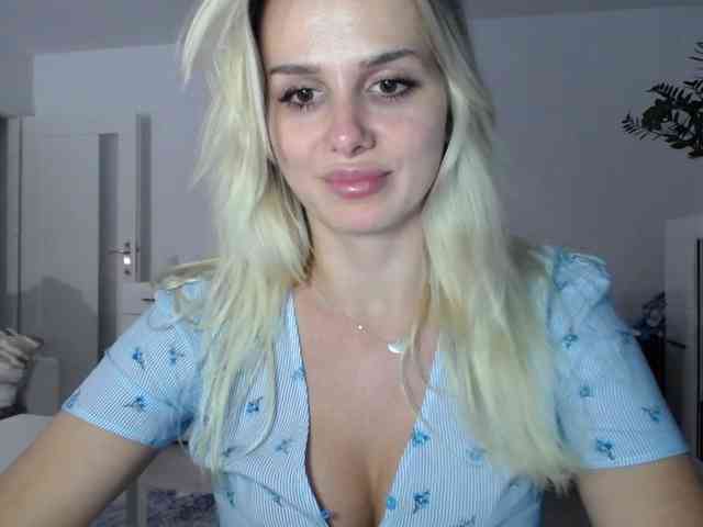 Cornelia22hot webcam