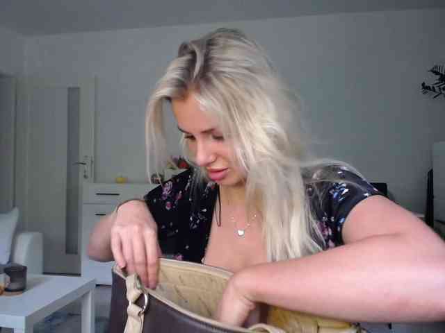 Cornelia22hot webcam