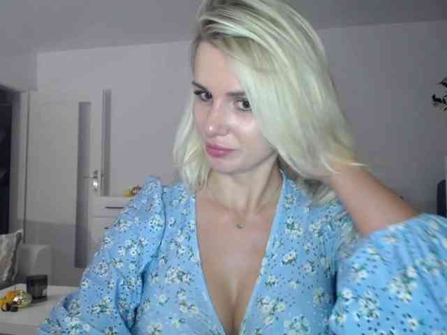 Cornelia22hot webcam