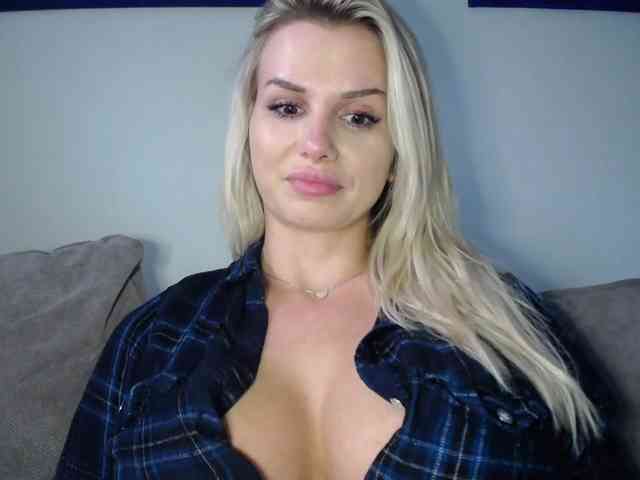 Cornelia22hot webcam