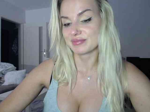 Cornelia22hot webcam
