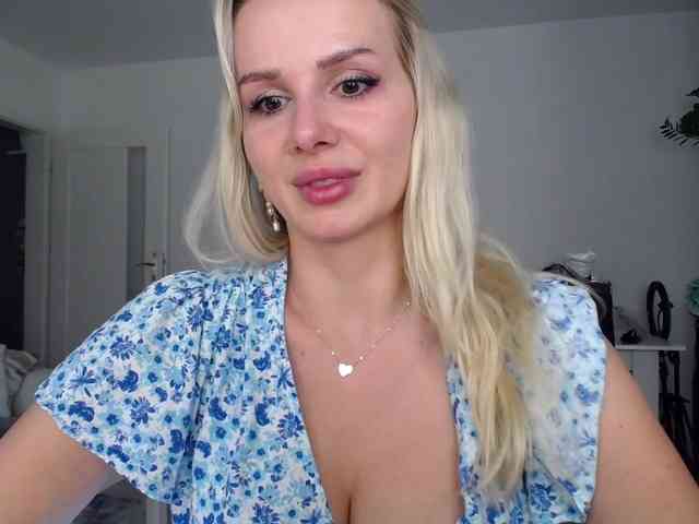 Cornelia22hot webcam