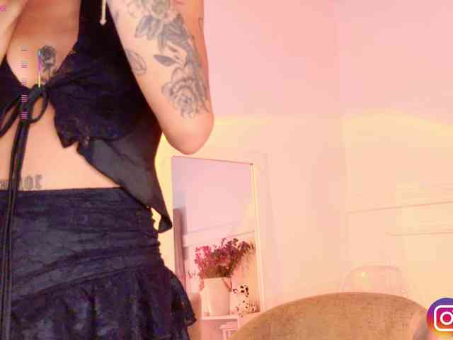 MelyTaylor MelyTaylor