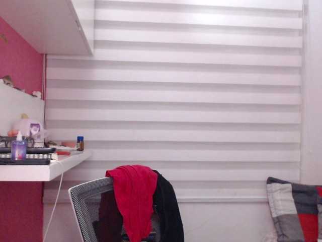 Jane-r's BongaCams show and profile