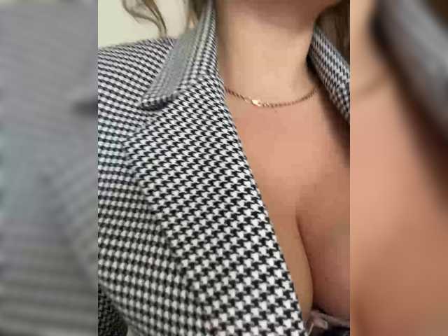 YuliyaLasker — my lovens works from 2 tokens Maximum vibro 21Inst Lasker_ offi Before the subscription and motivation to the gym @remain  