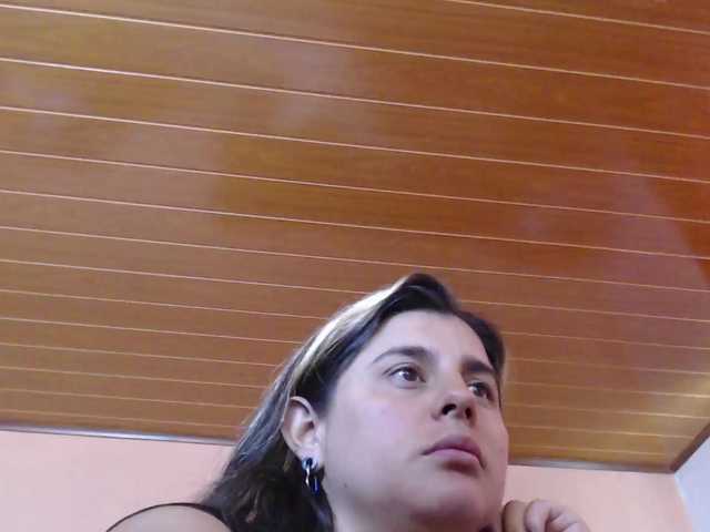 le modèle Wtwins est en webcam porno dans un show sur le site bongacams, il possède les tags suivants: Latino/Hispanic,Blonde,Hairy