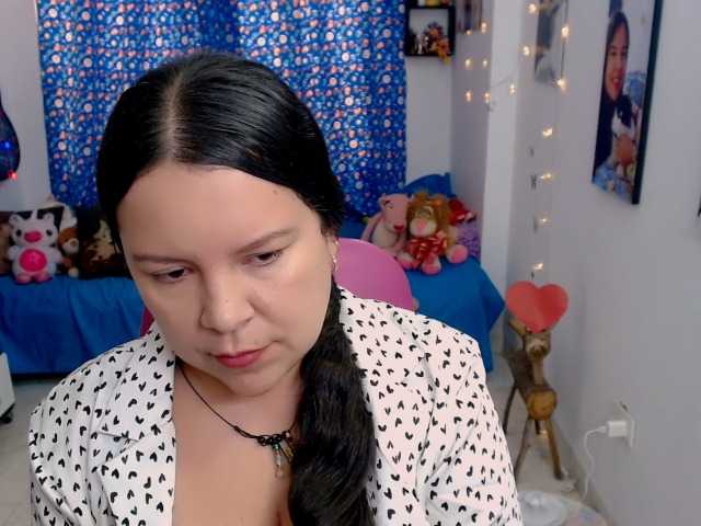 le modèle clarie- est en webcam porno dans un show sur le site bongacams, il possède les tags suivants: Latino/Hispanic,Brunette,Shaved