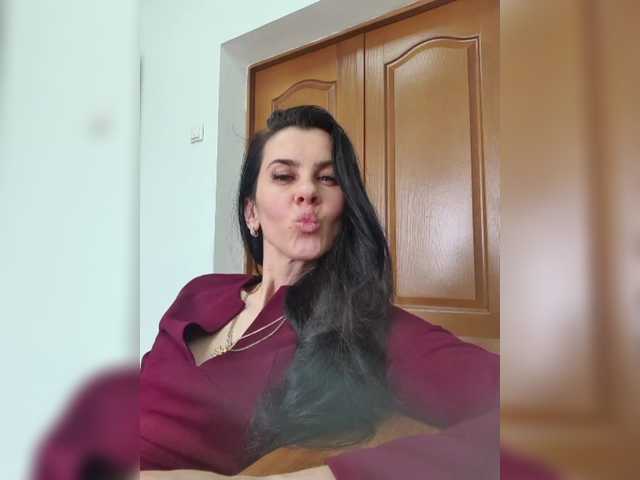 1Glorya1's BongaCams show and profile