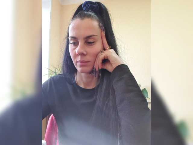 1Glorya1's BongaCams show and profile