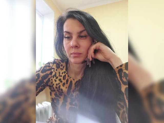 1Glorya1's BongaCams show and profile