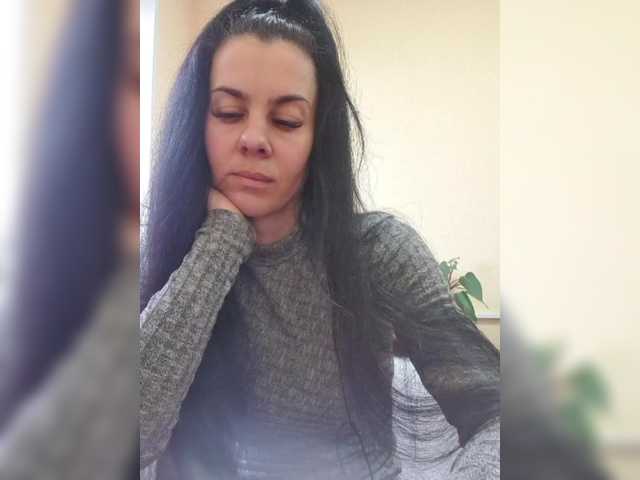 1Glorya1's BongaCams show and profile