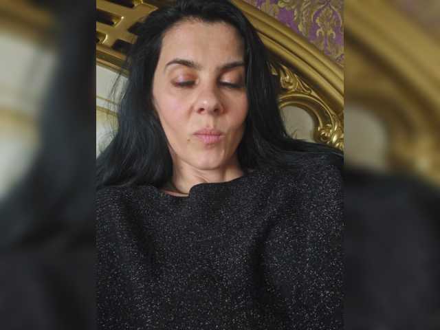 1Glorya1's BongaCams show and profile