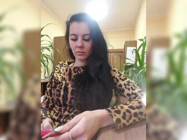 1Glorya1's BongaCams show and profile