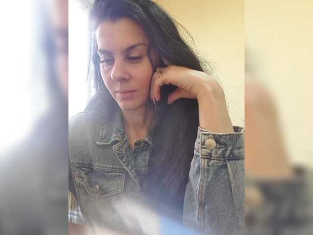 1Glorya1's BongaCams show and profile