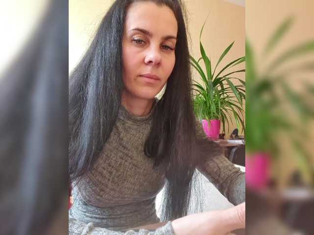 1Glorya1's BongaCams show and profile