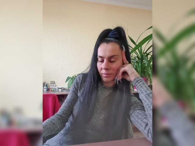 1Glorya1's BongaCams show and profile