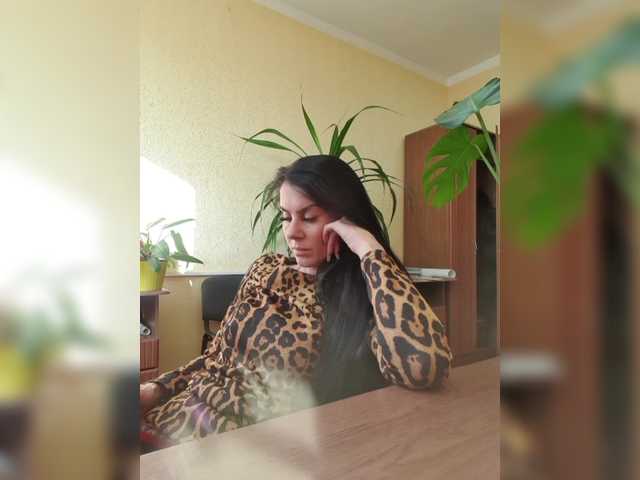 1Glorya1's BongaCams show and profile