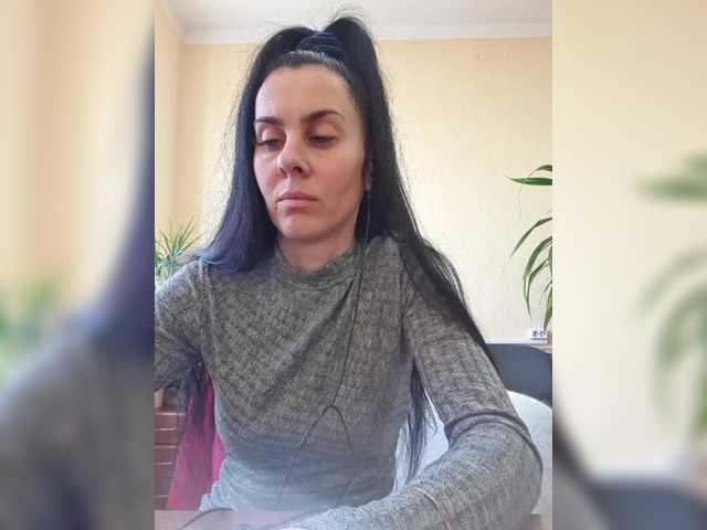 1Glorya1's BongaCams show and profile