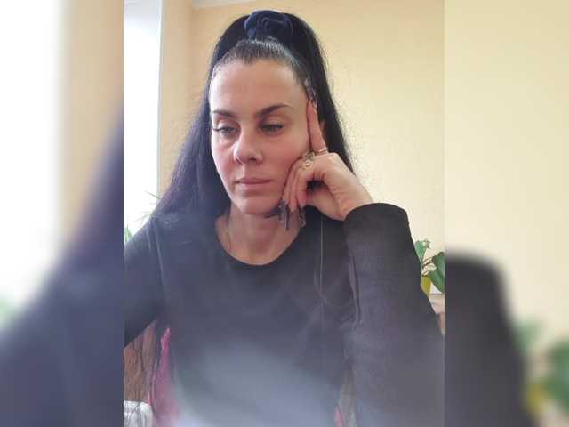 1Glorya1's BongaCams show and profile