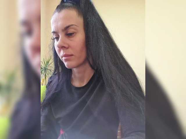 1Glorya1's BongaCams show and profile