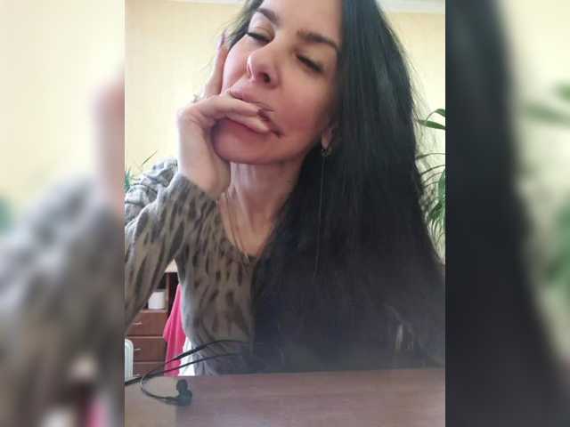 1Glorya1's BongaCams show and profile