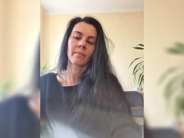 1Glorya1's BongaCams show and profile