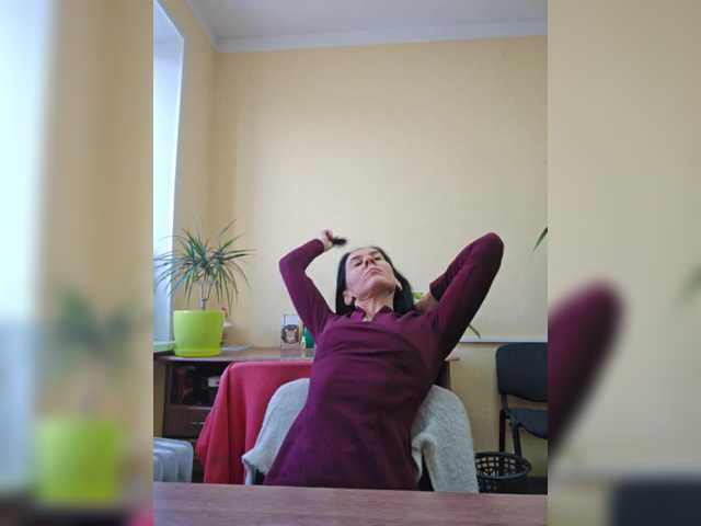 1Glorya1's BongaCams show and profile