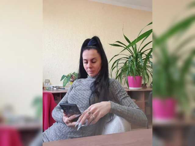 1Glorya1's BongaCams show and profile