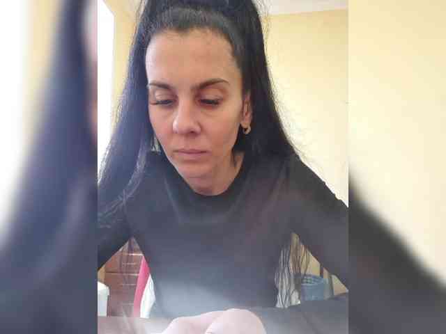 1Glorya1 Live Webcam on BongaCams