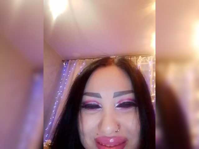 DiamondKey's BongaCams show and profile