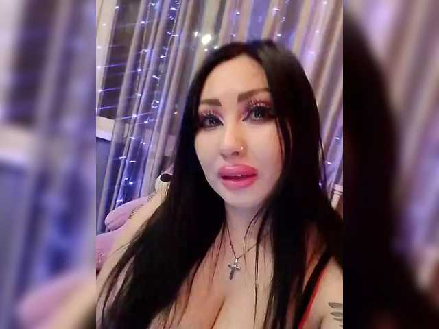 DiamondKey's BongaCams show and profile