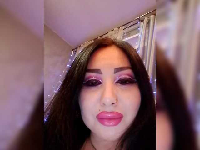 DiamondKey's BongaCams show and profile