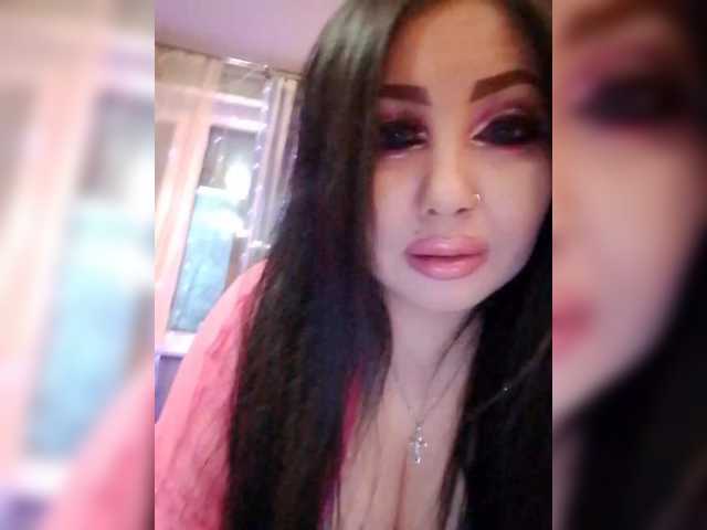 DiamondKey's BongaCams show and profile