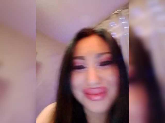 DiamondKey's BongaCams show and profile