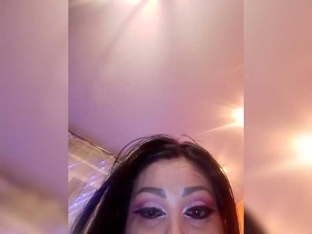 DiamondKey's BongaCams show and profile