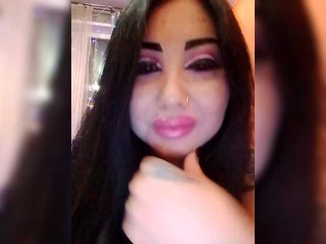 DiamondKey's BongaCams show and profile