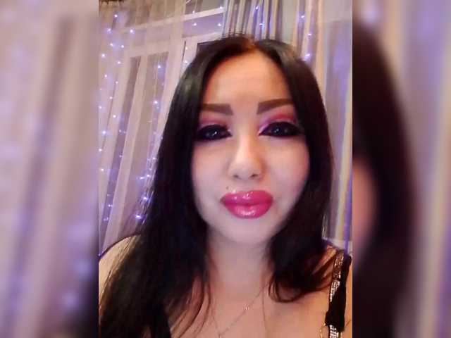 DiamondKey's BongaCams show and profile