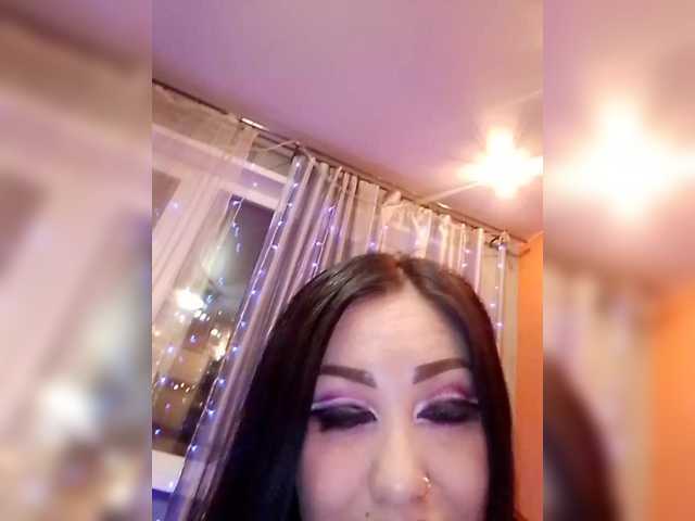 DiamondKey's BongaCams show and profile