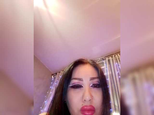 DiamondKey's BongaCams show and profile